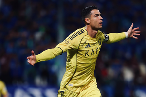 Cristiano Ronaldo marca no regresso aos relvados