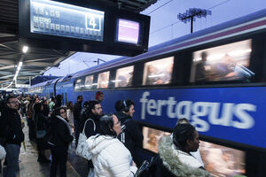 Passageiros na de comboios de Sete Rios
