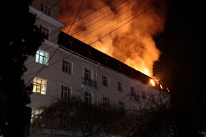 Hotel na cidade ucraniana de Sumy atingido por ataque de drones russos