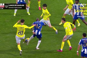 Benfica atira-se ao penálti a favor do FC Porto: «É inexistente, vitória mentirosa. Dois pontos oferecidos»