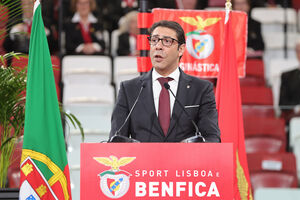 Rui Costa discursa na cerimónia na Luz