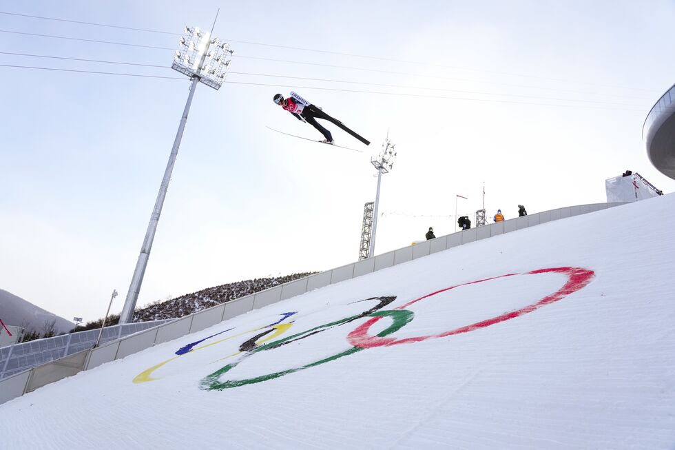 Jared Shumate, dos Estados Unidos, compete nos Jogos Olímpicos de Inverno de 2022