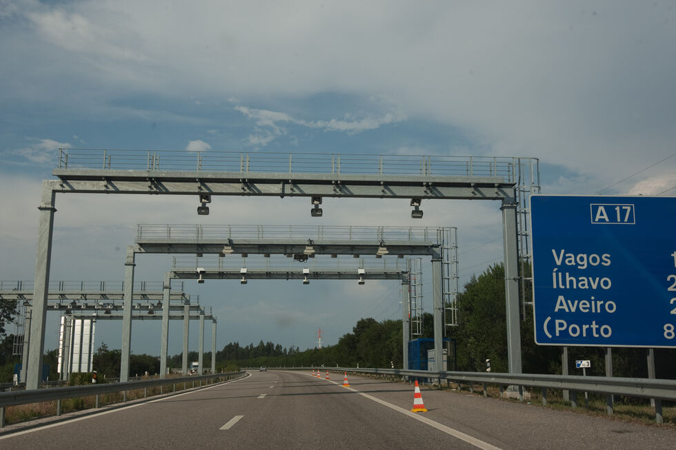 Governo isenta zonas afetadas de portagens na A17, entre Vagos e Porto, por uma semana