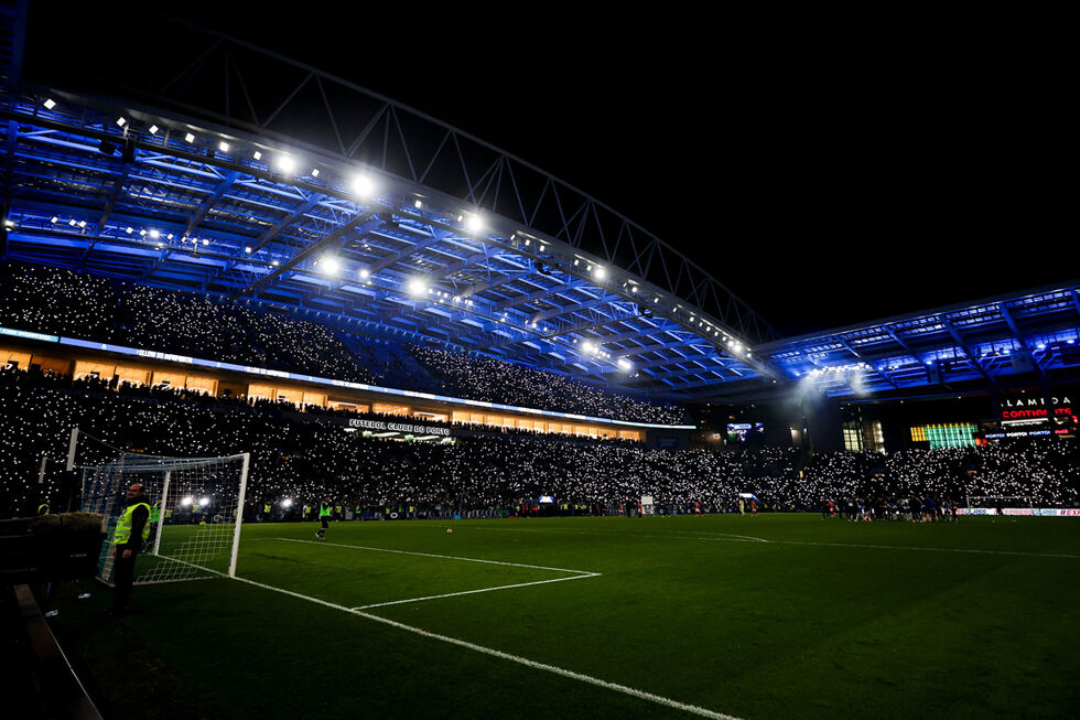 Estádio do Dragão recebe mais um clássico, desta feita entre FC Porto e Sporting