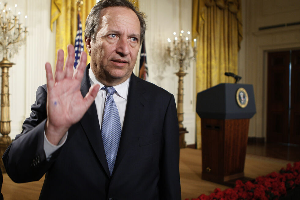 Larry Summers renuncia ao cargo de professor em Harvard após ligação a Jeffrey Epstein