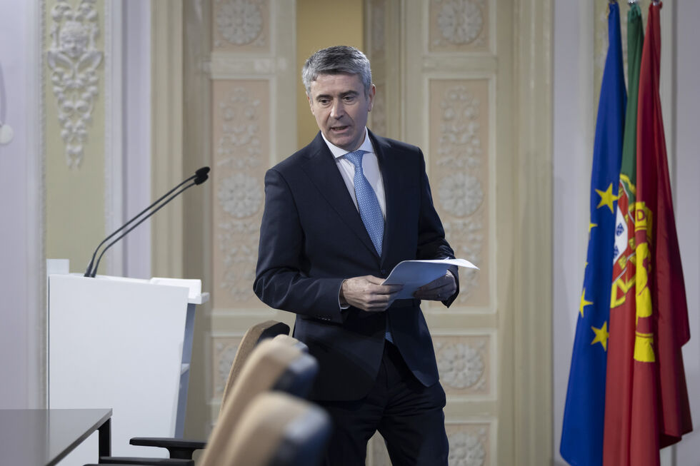 José Luís Carneiro aborda a situação política em Portugal