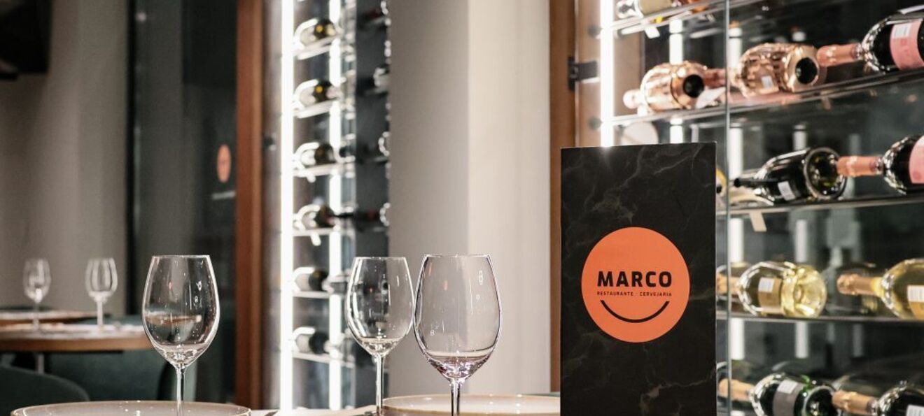 Restaurante Marco em Corroios: mesa pronta para petiscos e momentos felizes