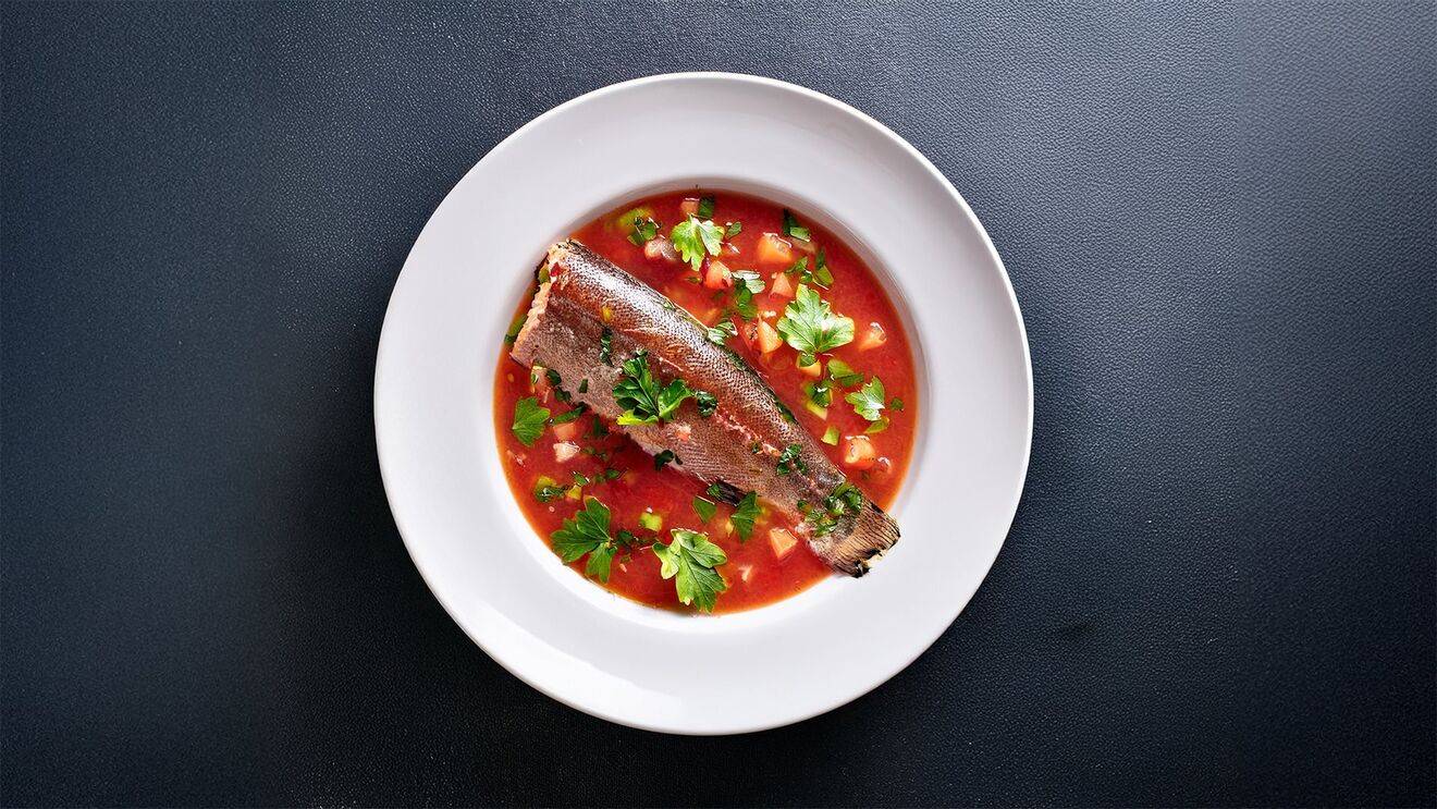 Truta marinada com gaspacho e coentros, uma das iguarias a provar este sábado num jantar dedicado a Trás-os-Montes, no Hotel Casino Chaves