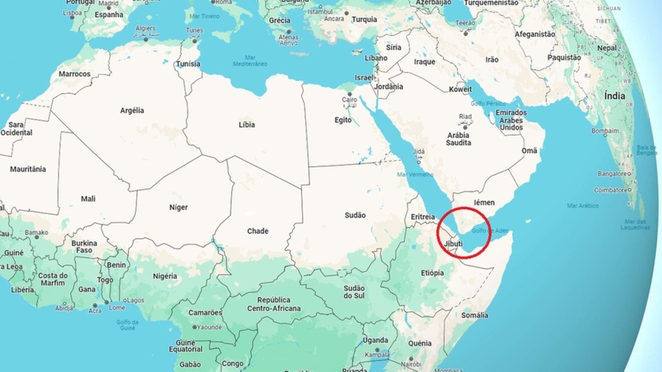 Irão ameaça 'colocar' o estreito de Bab el-Mandeb na guerra