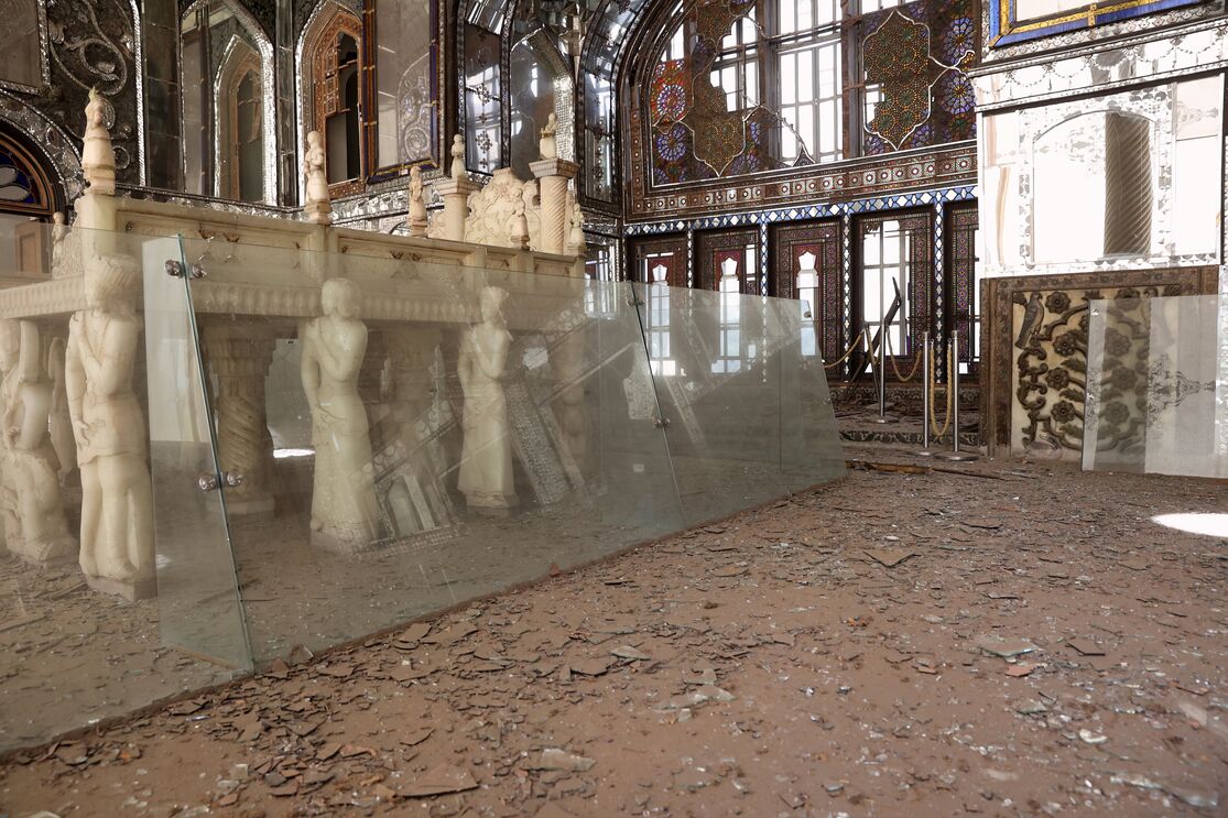 Danos no Palácio do Golestão