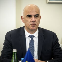 Irão: Conselho da Europa apelou à união para travar conflito no Médio Oriente