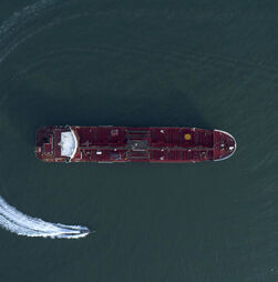 Pequim confirma que três navios chineses atravessaram Estreito de Ormuz