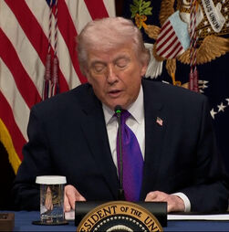 Trump considera que subida do petróleo é 'pequeno preço a pagar pela paz e segurança'