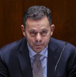 Montenegro salienta que cumpriu todos os deveres de declaração sobre Spinumviva