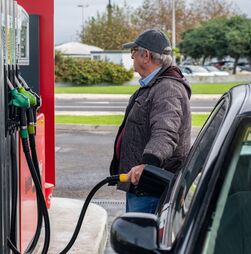 Governo anuncia desconto temporário de 3,55 cêntimos por litro no ISP do gasóleo