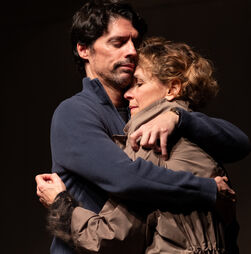 'Veneno': Gonçalo Waddington, Carla Maciel e um reencontro com as sombras da dor