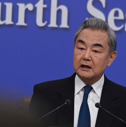 MNE chinês diz que Pequim e Moscovo 'não temem qualquer provocação nem pressão externa'