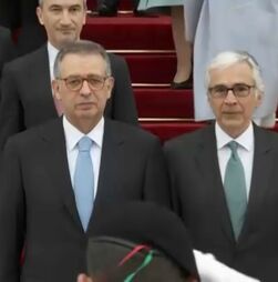 Novo Presidente da República pontual na chegada à Assembleia da República