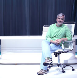 Ricardo Neves-Neves estreia 'Uma ideia genial' no Teatro Maria Matos em Lisboa