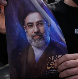  A fortuna 'escondida' do novo líder supremo do Irão