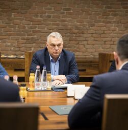 Viktor Orbán ordena retenção de dinheiro e ouro ucranianos apreendidos