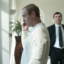 'O Mago do Kremlin”: entre os elogios ao elenco e as críticas à narrativa