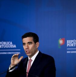 Governo aprova lei para 'acelerar afastamento' de estrangeiros ilegais do país