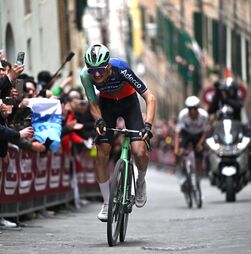 Francês Paul Seixas vence contrarrelógio e é o primeiro líder da Volta ao País Basco