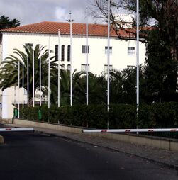 Na cantina da escola dos Salesianos há 'comida para os ricos' e para 'os pobres'