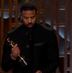 De Sidney Poitier a Halle Berry: Michael B. Jordan recorda atores negros ao receber Óscar de Melhor Ator 