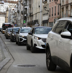 Motoristas criticam Uber e Bolt por não ajustarem tarifas face à subida dos combustíveis