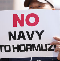 Ninguém quer ajudar Trump em Ormuz porque 'direito internacional tem dificuldade em enquadrar o ataque'