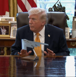 “Estou muito orgulhoso do que fizemos”: Trump defende ataques norte-americanos contra o Irão