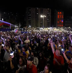 Ruas de Caracas em festa após Venezuela derrotar os EUA e vencer o Mundial de beisebol