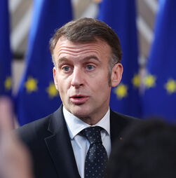 Irão: Macron quer negociações para impedir ataques a infraestruturas de energia