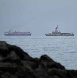 Irão: Bloqueio do Estreito de Ormuz limita trânsito de navios a 5% face aos períodos de paz