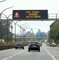 Reduzir velocidade nas autoestradas e teletrabalho: 10 conselhos da Agência Internacional para poupar energia