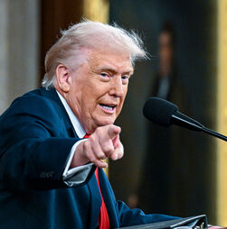 'Ainda bem que morreu': Trump celebra morte de Robert Mueller