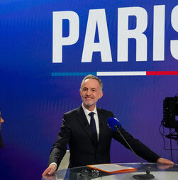 Socialista Emmanuel Grégoire vence Câmara de Paris e sucede a Anne Hidalgo