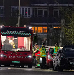 Polícia de Londres investiga incêndio de ambulância como crime antissemita