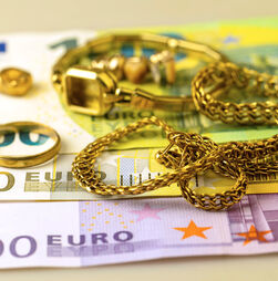 Irão: Preço do ouro cai 6% e o da prata 9%