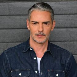 Cláudio Ramos: 'Sei que nunca serei reconhecido como escritor num país em que somos metidos em gavetas'