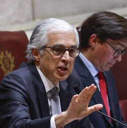 Aguiar-Branco pede inquérito a afirmações de deputada Isabel Moreira após queixa de Hugo Soares