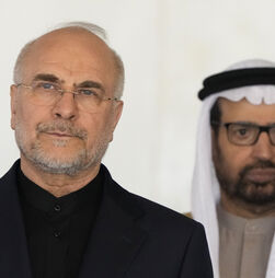 Presidente do parlamento iraniano avisa que violações do plano inviabilizam cessar-fogo