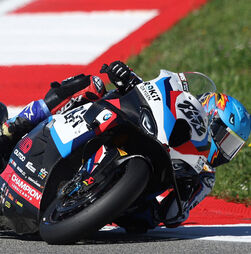 Miguel Oliveira termina a primeira corrida de Superbikes em Portimão no pódio