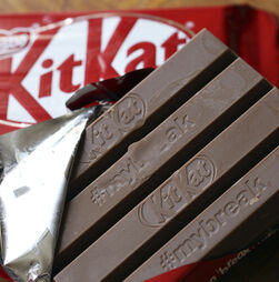 Roubadas 12 toneladas de chocolate KitKat na Europa: marca alerta para possível escassez na Páscoa