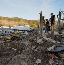 Israel anuncia ataque à sede do complexo de armas navais iraniano