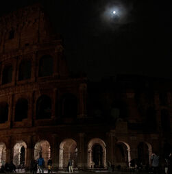 As luzes dos principais monumentos de Itália foram desligadas para a ‘Hora do Planeta’