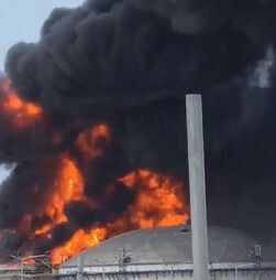 Incêndio deflagra em refinaria de petróleo na cidade israelita de Haifa 