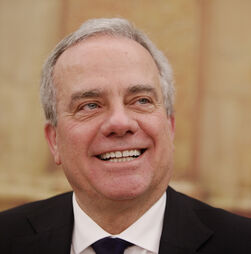 Ricciardi: a vida do banqueiro que dançava samba e colecionava canários 